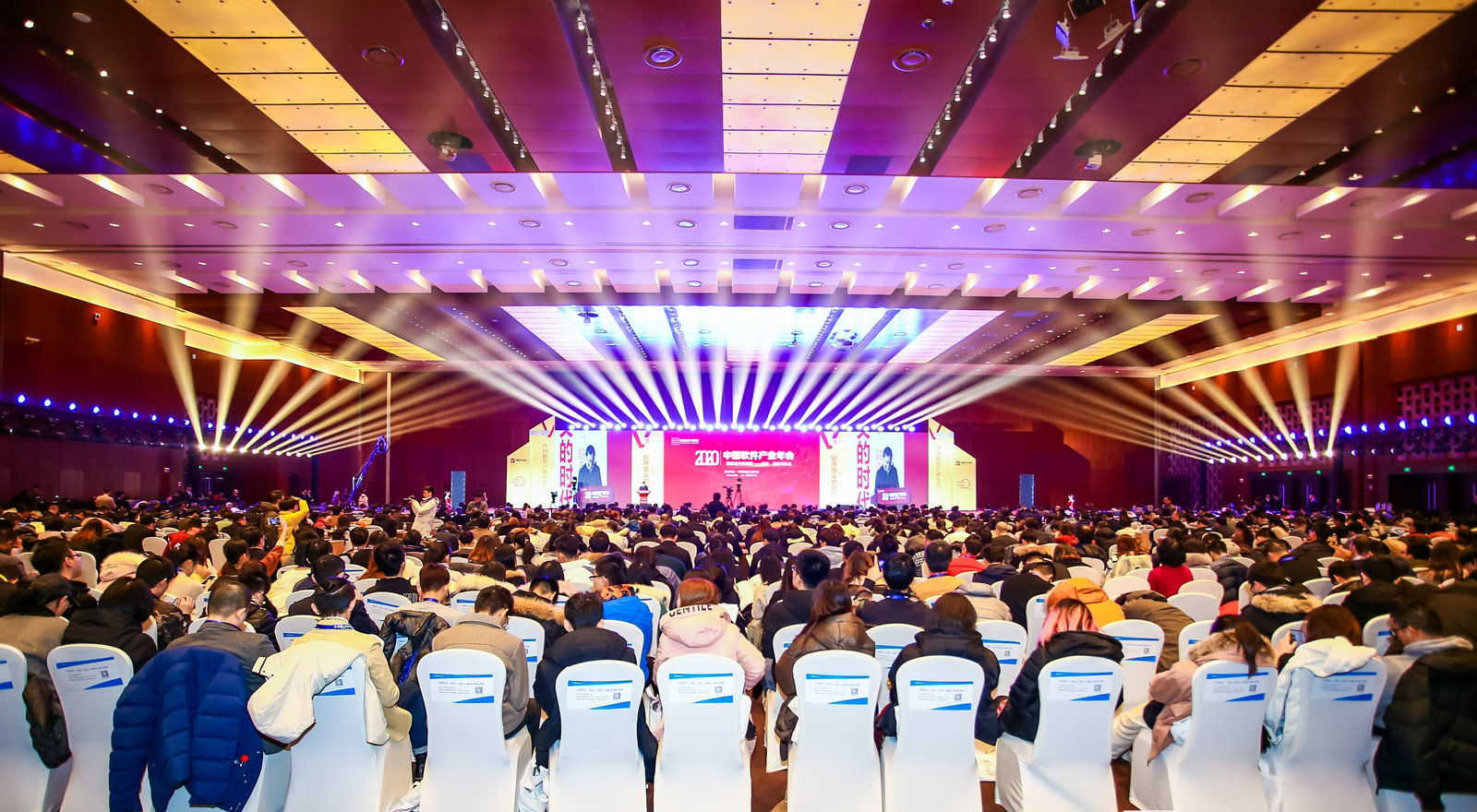 尊龙凯时动力荣膺2019年中国最具影响力软件和信息效劳企业